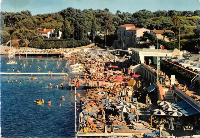Carte postale de la plage de La Garoupe avec baigneurs et parasols